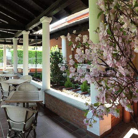 Ostello Casa Emmaus Maccagno ภายนอก รูปภาพ