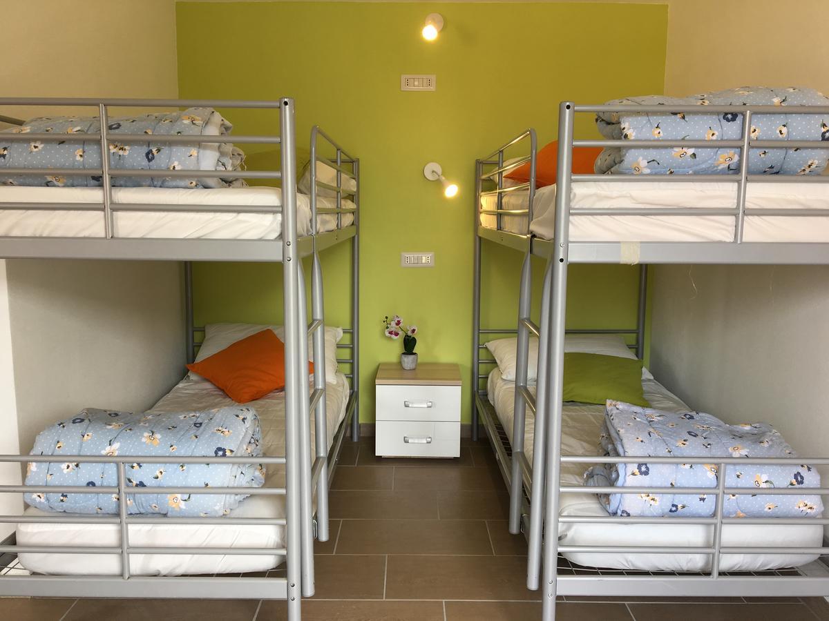 Ostello Casa Emmaus Maccagno ภายนอก รูปภาพ