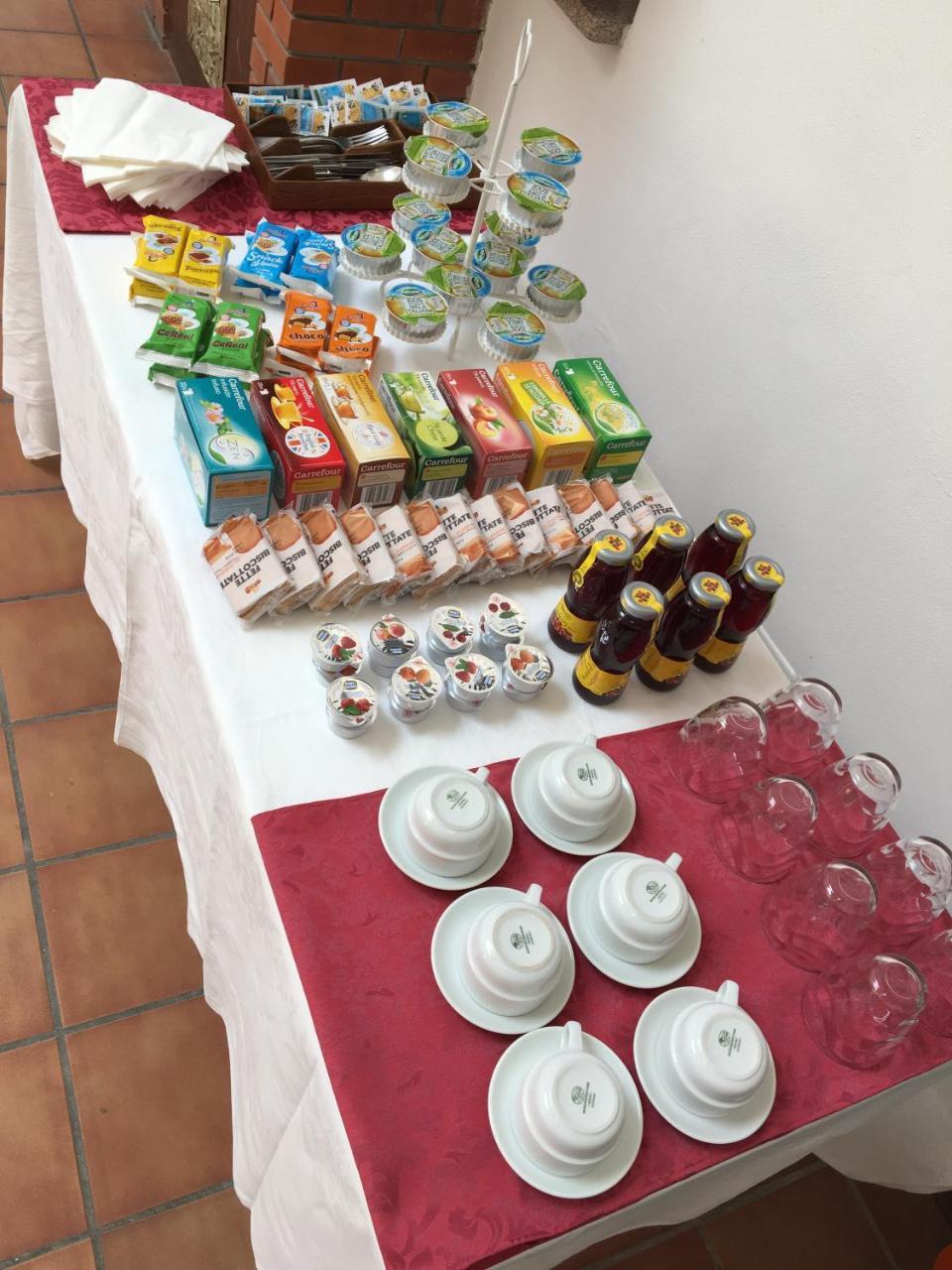 Ostello Casa Emmaus Maccagno ภายนอก รูปภาพ
