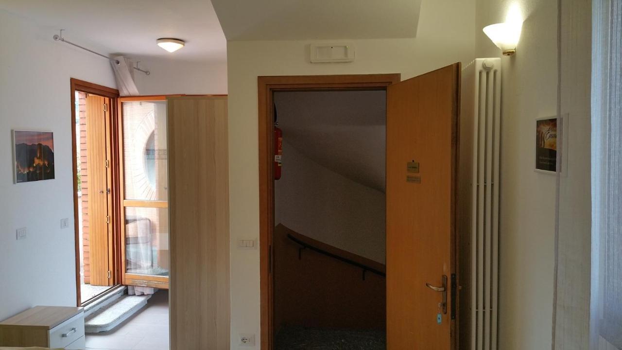 Ostello Casa Emmaus Maccagno ภายนอก รูปภาพ